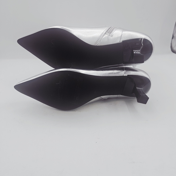 Abound Erinn Silver Metallic Pointy-Toe Kitten Heel Boots NWOB Size 8 - Picture 11 of 12